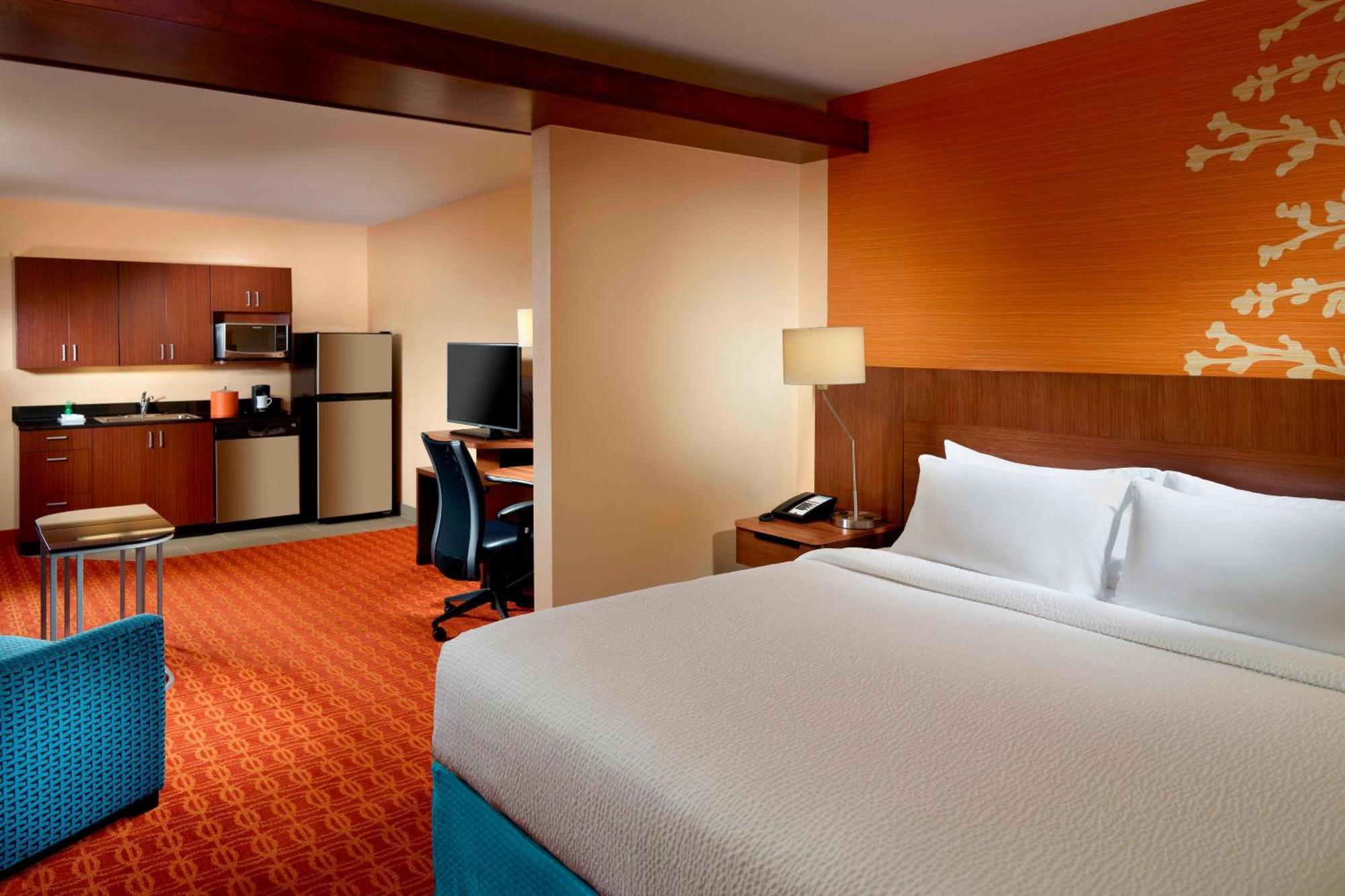 Fairfield Inn & Suites By Marriott Fayetteville North Exterior photo