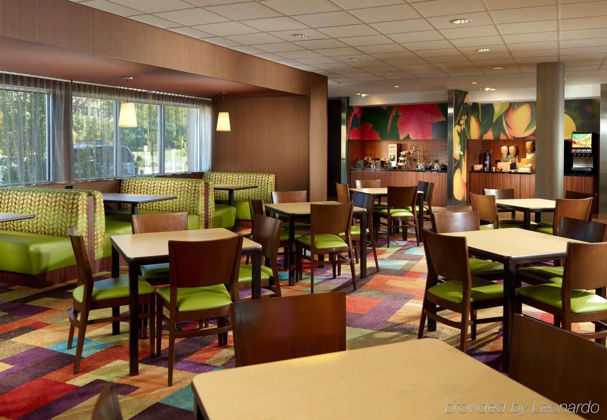 Fairfield Inn & Suites By Marriott Fayetteville North Exterior photo