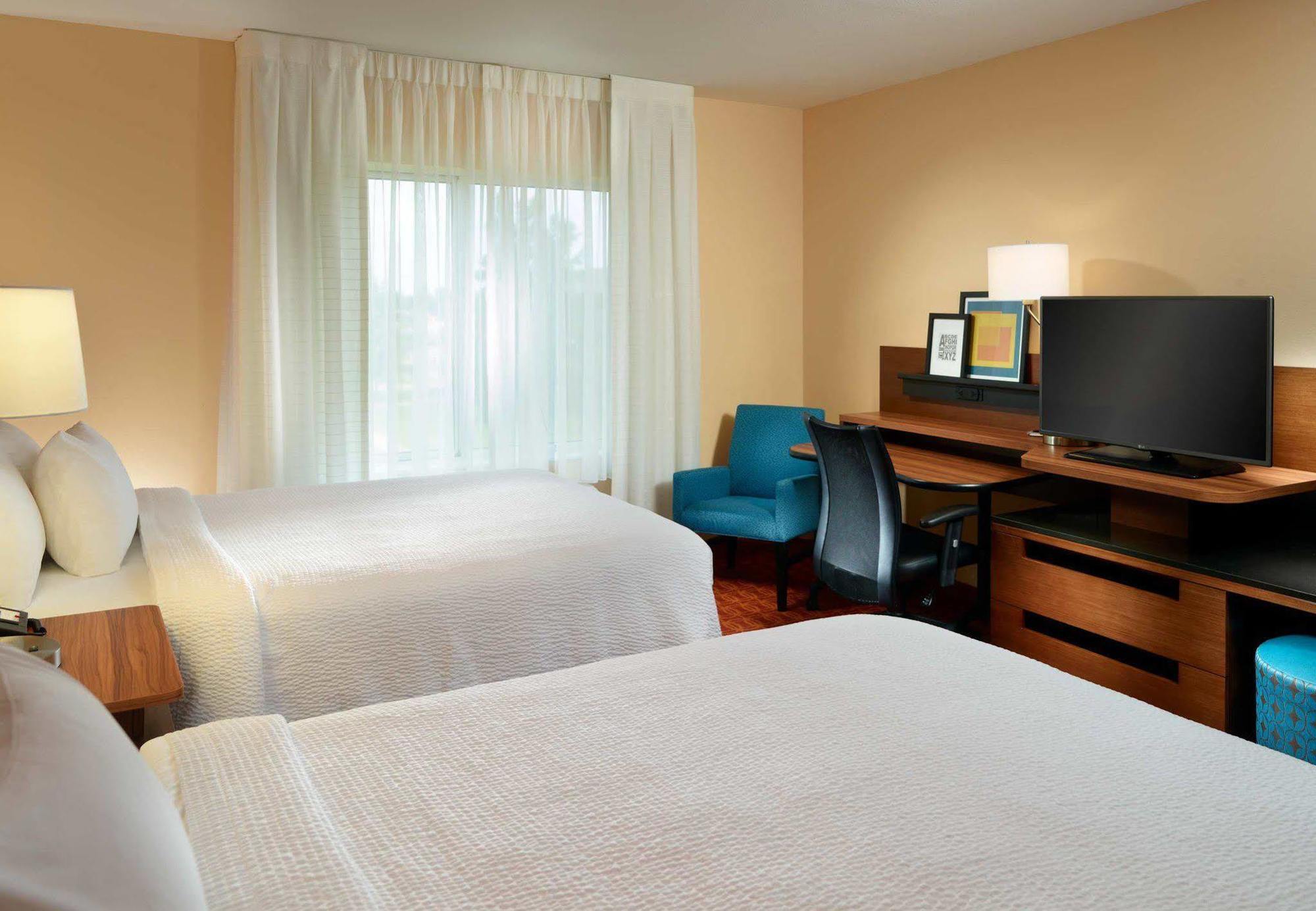 Fairfield Inn & Suites By Marriott Fayetteville North Exterior photo